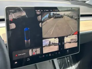 Tesla Model Y 2022 AWD Long Range 4dr Crossover