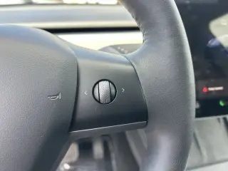 Tesla Model Y 2022 AWD Long Range 4dr Crossover