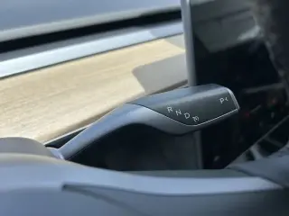Tesla Model Y 2022 AWD Long Range 4dr Crossover