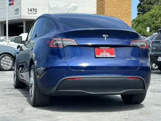 Tesla Model Y 2022 AWD Long Range 4dr Crossover