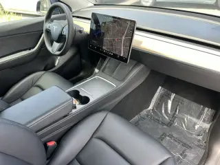 Tesla Model Y 2022 AWD Long Range 4dr Crossover