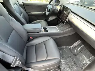 Tesla Model Y 2022 AWD Long Range 4dr Crossover