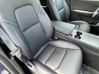 Tesla Model Y 2022 AWD Long Range 4dr Crossover
