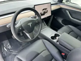Tesla Model Y 2024 AWD Long Range 4dr Crossover