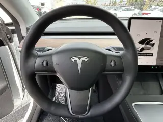 Tesla Model Y 2024 AWD Long Range 4dr Crossover