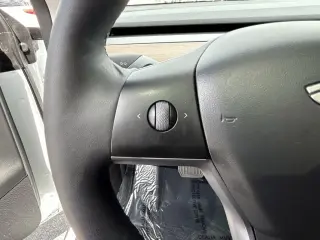 Tesla Model Y 2024 AWD Long Range 4dr Crossover