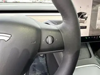 Tesla Model Y 2024 AWD Long Range 4dr Crossover