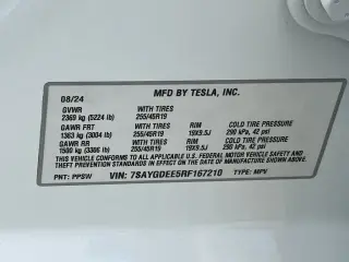 Tesla Model Y 2024 AWD Long Range 4dr Crossover