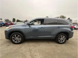 Toyota Highlander 2017 AWD XLE 4dr SUV