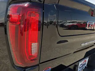 GMC Sierra 1500 Limited 2022 4x4 SLT 4dr Crew Cab 5.8 ft. SB