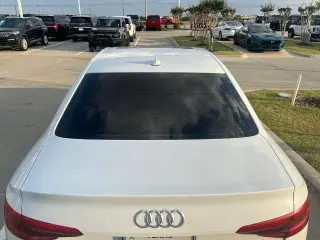 Audi A4 2017 2.0T ultra Premium 4dr Sedan w/Season of Audi selection
