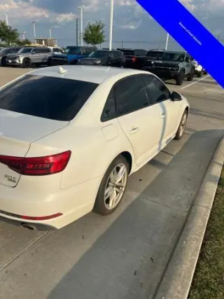 Audi A4 2017 2.0T ultra Premium 4dr Sedan w/Season of Audi selection