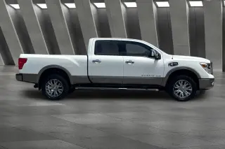 Nissan Titan XD 2018 4x4 Platinum Reserve 4dr Crew Cab (Diesel)