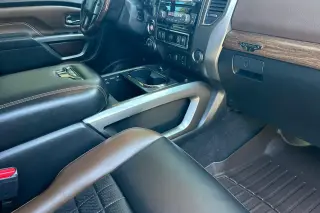 Nissan Titan XD 2018 4x4 Platinum Reserve 4dr Crew Cab (Diesel)
