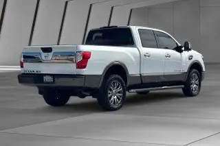 Nissan Titan XD 2018 4x4 Platinum Reserve 4dr Crew Cab (Diesel)