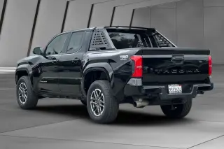 Toyota Tacoma 2024 4x4 TRD Sport 4dr Double Cab 5.0 ft SB 8A