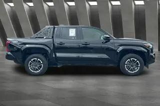 Toyota Tacoma 2024 4x4 TRD Sport 4dr Double Cab 5.0 ft SB 8A
