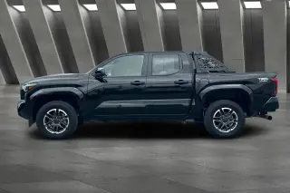 Toyota Tacoma 2024 4x4 TRD Sport 4dr Double Cab 5.0 ft SB 8A