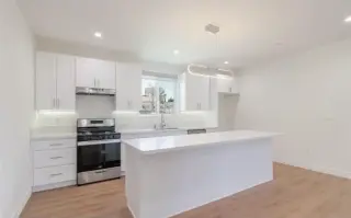 Beautiful 2 Bed Apt in