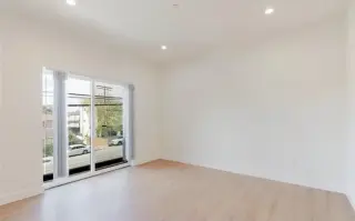 Beautiful 2 Bed Apt in