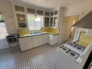 Move in ready home in Corona