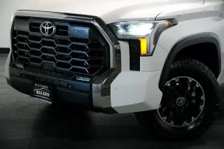 2022 Toyota Tundra 4WD SR5