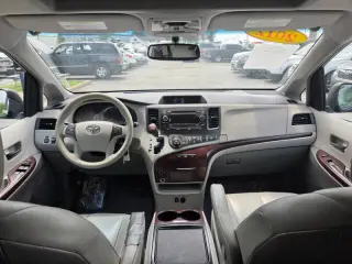 2012 Toyota Sienna