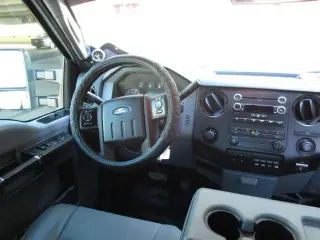 2016 FORD F350 SUPER DUTY CREW CAB & CHASSIS