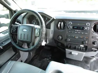 2013 FORD F350 SUPER DUTY REGULAR CAB & CHASSIS