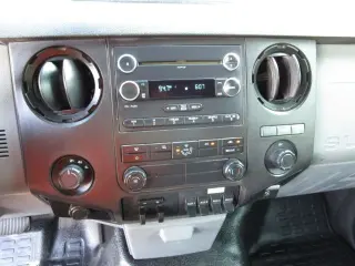 2013 FORD F350 SUPER DUTY REGULAR CAB & CHASSIS
