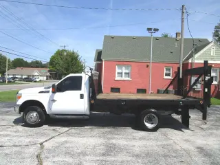 2013 FORD F350 SUPER DUTY REGULAR CAB & CHASSIS