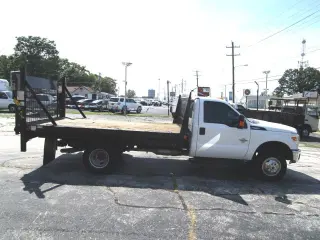 2013 FORD F350 SUPER DUTY REGULAR CAB & CHASSIS