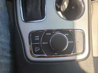 2018 Jeep Grand Cherokee Sterling Edition