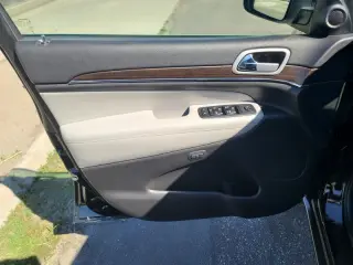 2018 Jeep Grand Cherokee Sterling Edition