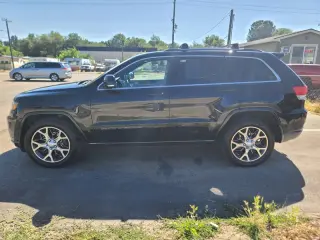 2018 Jeep Grand Cherokee Sterling Edition