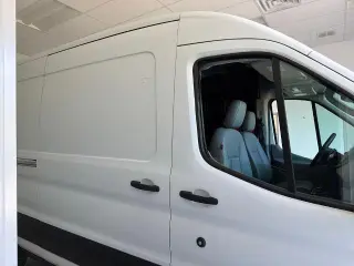 Ford Transit 2019 250 3dr LWB Medium Roof Cargo Van w/Sliding Passenger Side Door