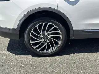 Lincoln Nautilus 2019 AWD Reserve 4dr SUV
