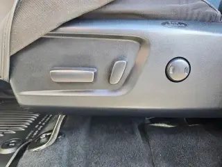 Toyota Tundra 2018 4x4 SR5 4dr CrewMax Cab Pickup SB (5.7L V8)