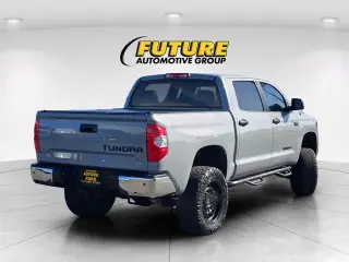 Toyota Tundra 2018 4x4 SR5 4dr CrewMax Cab Pickup SB (5.7L V8)