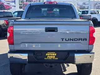 Toyota Tundra 2018 4x4 SR5 4dr CrewMax Cab Pickup SB (5.7L V8)