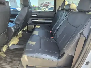 Toyota Tundra 2018 4x4 SR5 4dr CrewMax Cab Pickup SB (5.7L V8)