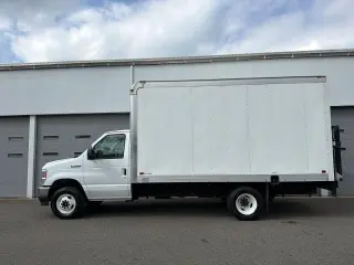 Ford E-Series 2023 E-350 SD 2dr 138 in. WB SRW Cutaway Chassis