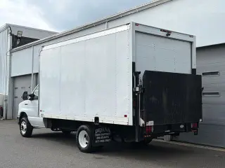 Ford E-Series 2023 E-350 SD 2dr 138 in. WB SRW Cutaway Chassis