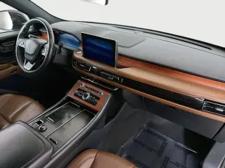 Lincoln Aviator 2021 AWD Reserve 4dr SUV