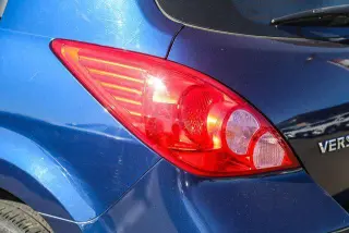 Nissan Versa 2012 1.8 SL 4dr Hatchback