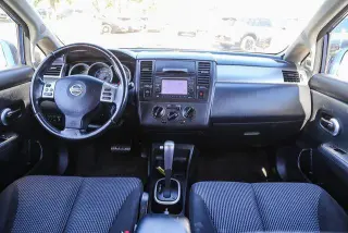 Nissan Versa 2012 1.8 SL 4dr Hatchback