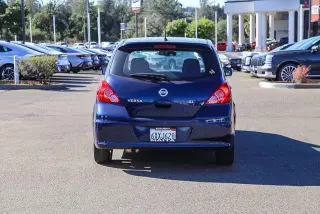 Nissan Versa 2012 1.8 SL 4dr Hatchback