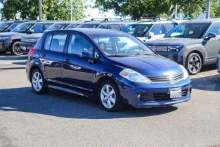 Nissan Versa 2012 1.8 SL 4dr Hatchback