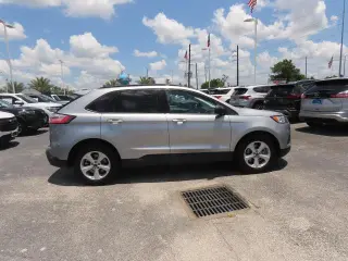 Ford Edge 2022 AWD SE 4dr Crossover