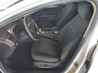 Ford Fusion Hybrid 2017 SE 4dr Sedan